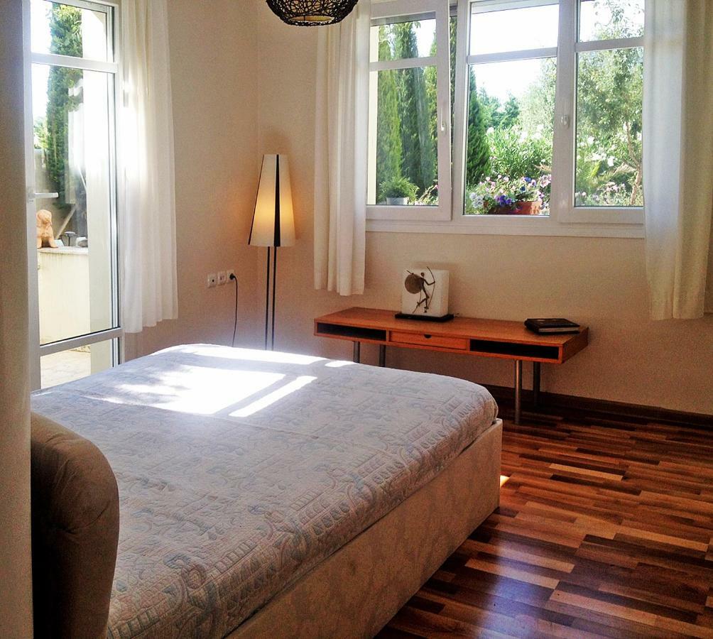 Lovely Apartm.Near Airport Kardia Exterior photo